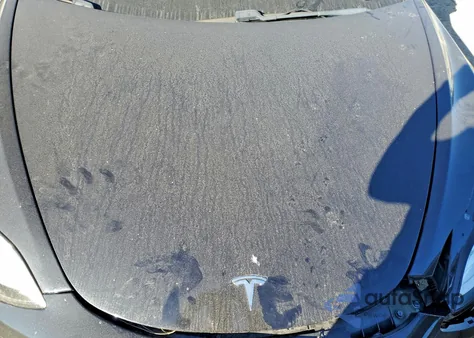 2018 Tesla Model 3 z USA, uszkodzony, nr VIN 5YJ3E1EB4JF071512